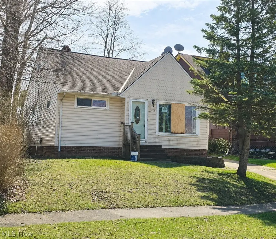 13710 Cranwood Park Boulevard, Garfield Heights, OH 44125 - #2