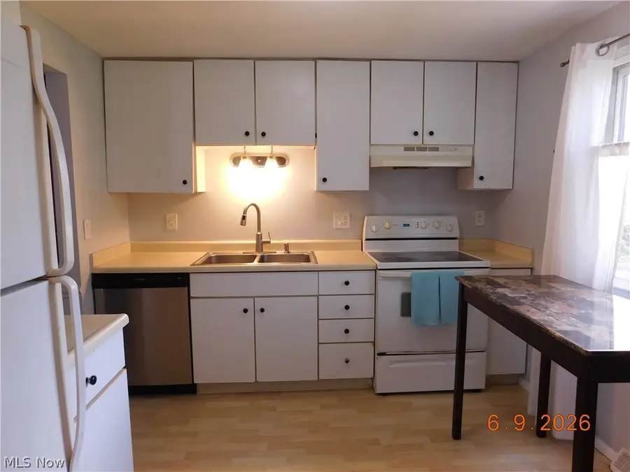 934 Hampton Ridge Drive, Akron, OH 44313 - #3