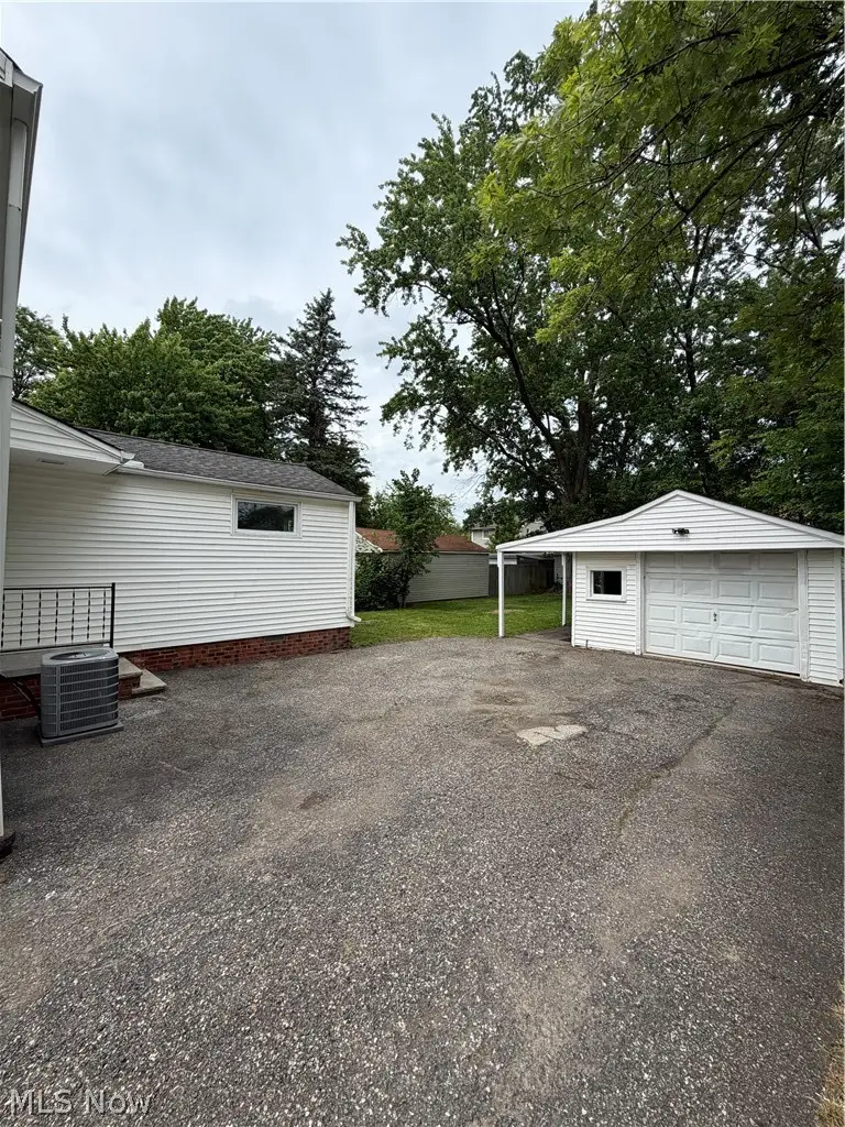 1353 Broadway Avenue, Bedford, OH 44146 - #2