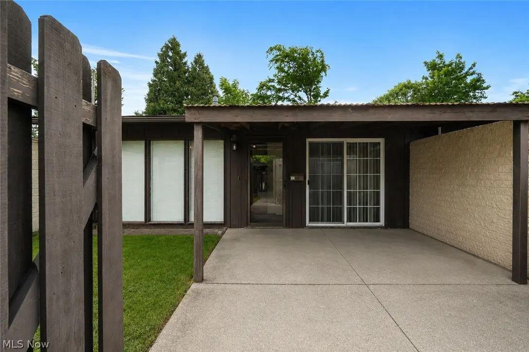 37 Greenfield Court, Berea, OH 44017 - #1