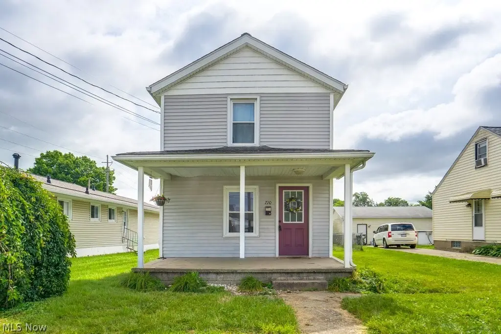 710 12th Sw Street, Massillon, OH 44647 - #1