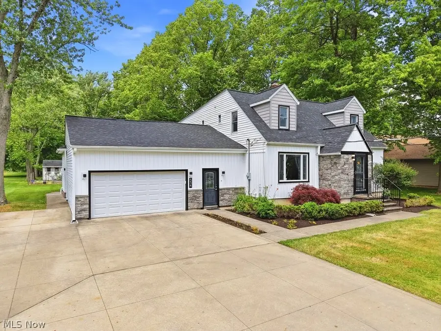 534 Miner Road, Highland Heights, OH 44143 - #3