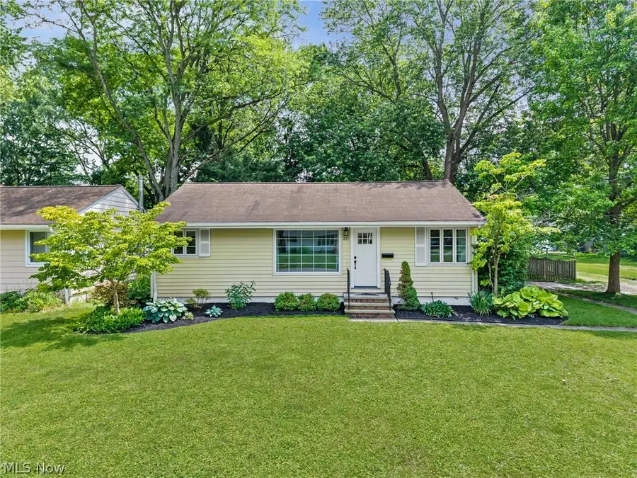 211 Wyleswood Drive, Berea, OH 44017 - #2
