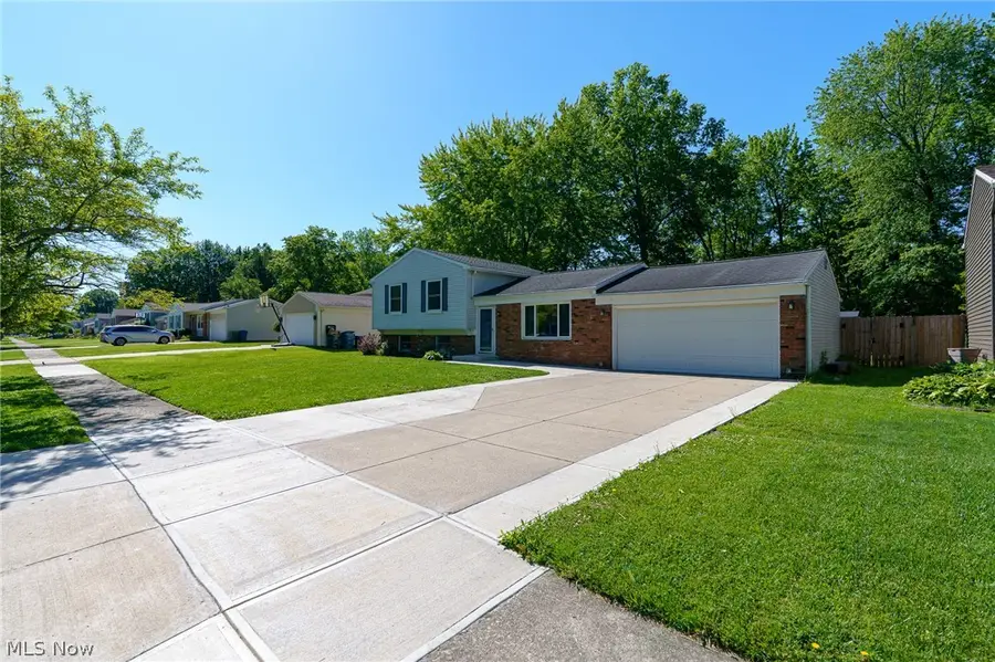 26943 Southwood Lane, Olmsted, OH 44138 - #2