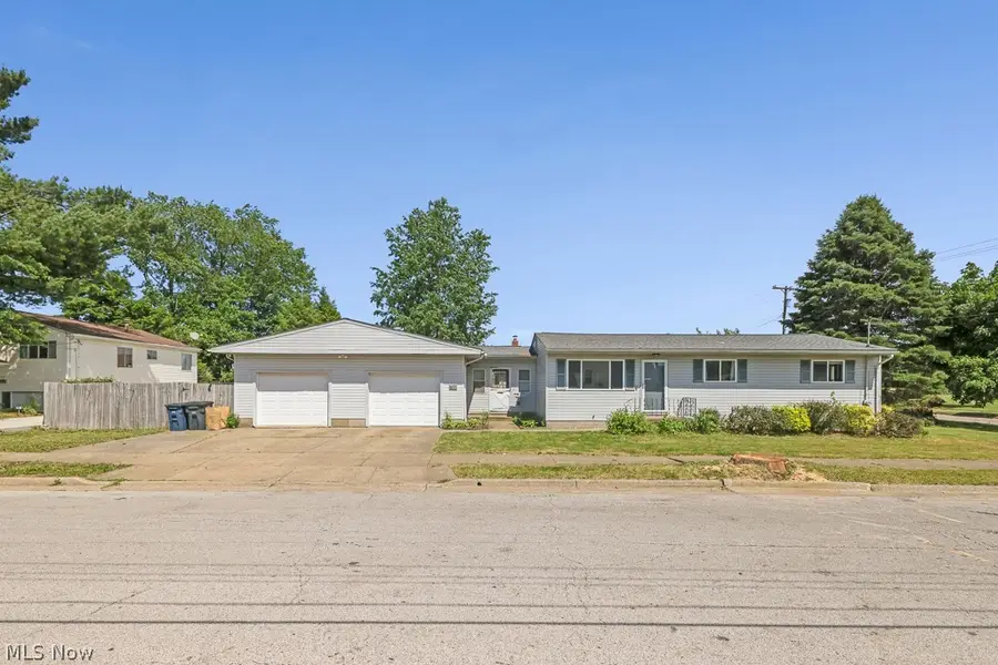 611 Herbert Road, Akron, OH 44312 - #2