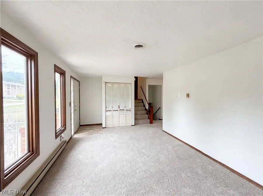 1015 Kingsway Drive, Lorain, OH 44052 - #3