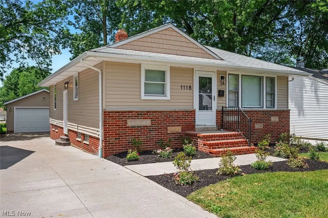 1118 Summit Drive, Mayfield Heights, OH 44124 - #1