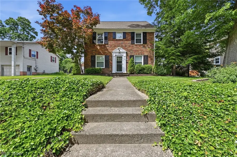 217 Cordelia Sw Street, North Canton, OH 44720 - #2
