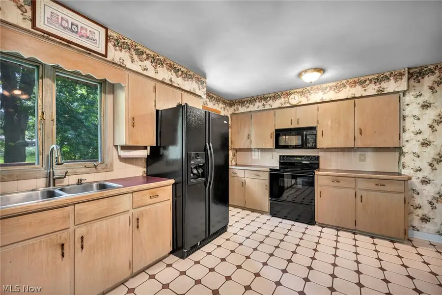 295 Hillsdale Circle, Wadsworth, OH 44281 - #2