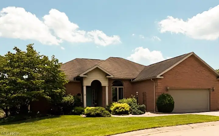 4 Greenmont Gardens, Vienna, WV 26105 - #1