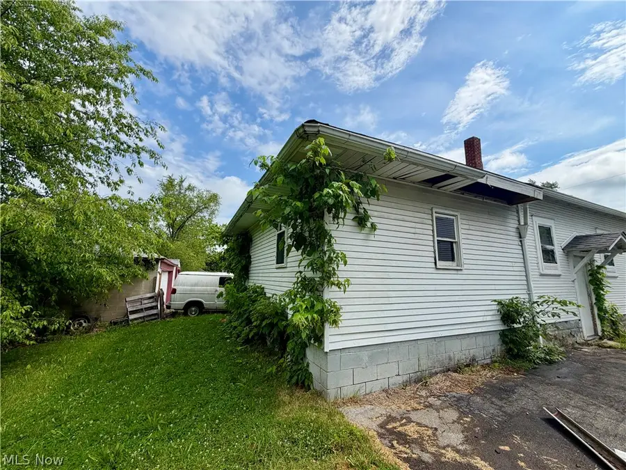 828 Miami Street, Youngstown, OH 44505 - #2