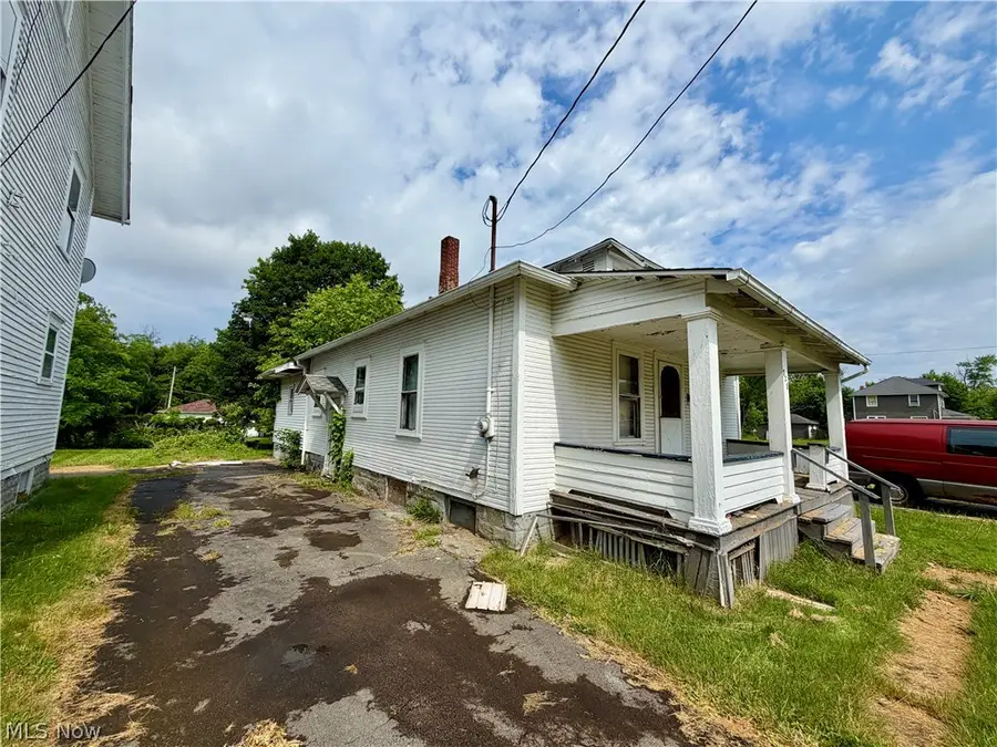 828 Miami Street, Youngstown, OH 44505 - #3