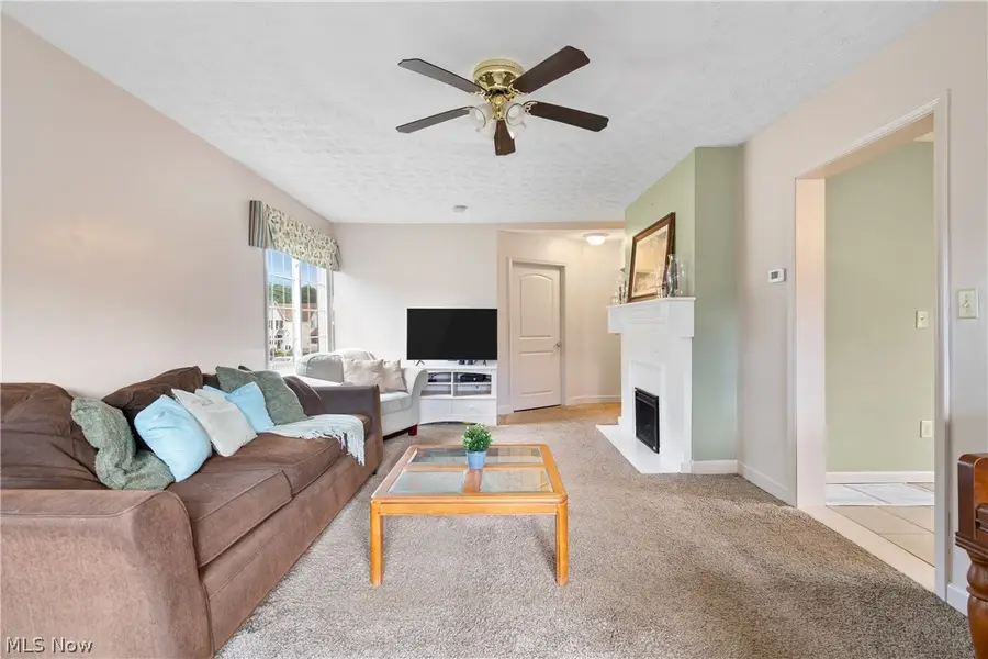 206 Bachtel Se Street, North Canton, OH 44720 - #2