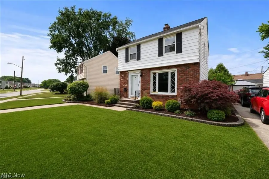 7906 Kenton Avenue, Parma, OH 44129 - #3