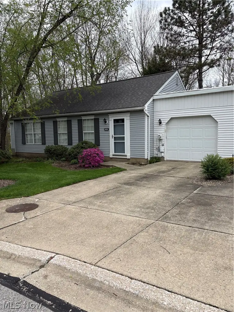 3352 Brookside Lane, Cuyahoga Falls, OH 44223 - #1
