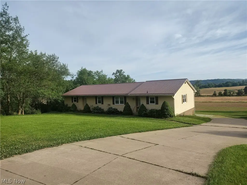 1142 Kerns Ne Drive, Bolivar, OH 44612 - #1