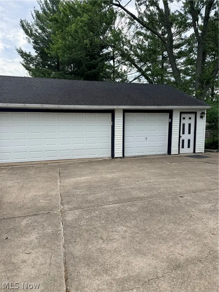 15381 Howe Road, Strongsville, OH 44136 - #3
