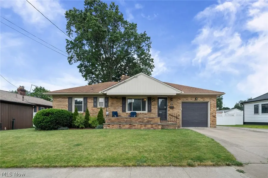 302 Homewood Avenue, Akron, OH 44312 - #2