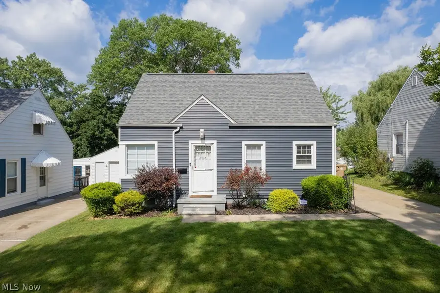 2548 23rd Street, Cuyahoga Falls, OH 44223 - #3