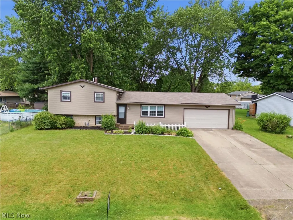 1819 Stonehenge Nw Avenue, Massillon, OH 44646 - #1