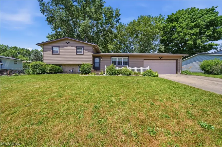 1819 Stonehenge Nw Avenue, Massillon, OH 44646 - #2