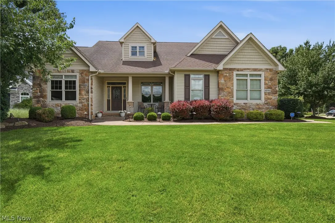 1070 Wedgefield Ne Court, North Canton, OH 44720 - #1