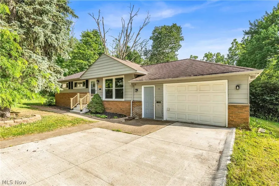 5124 Donovan Drive, Garfield Heights, OH 44125 - #3