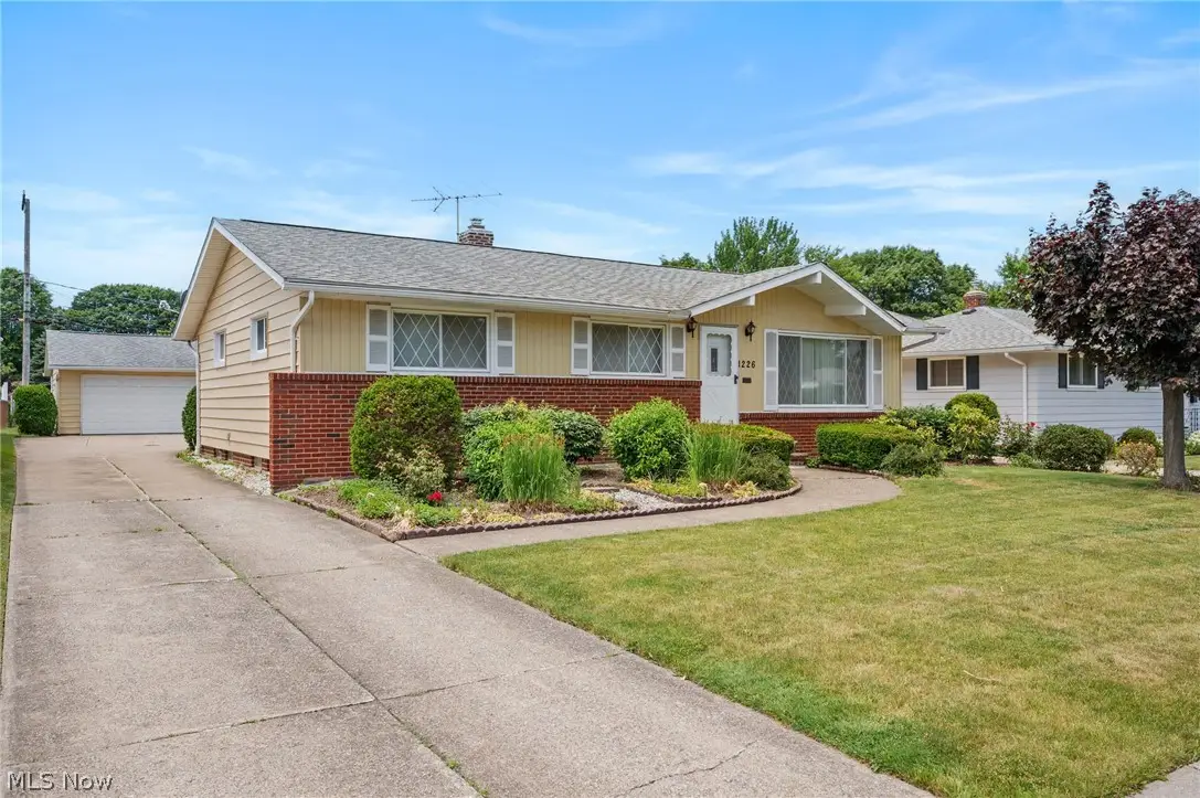 1226 Golden Gate Boulevard, Mayfield Heights, OH 44124 - #1