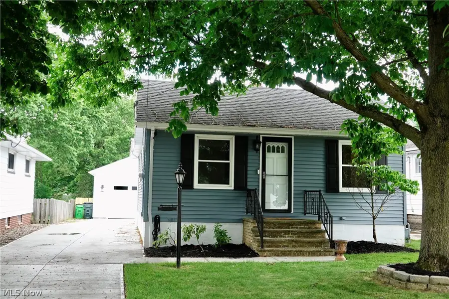 1325 Elmwood Road, Mayfield Heights, OH 44124 - #2
