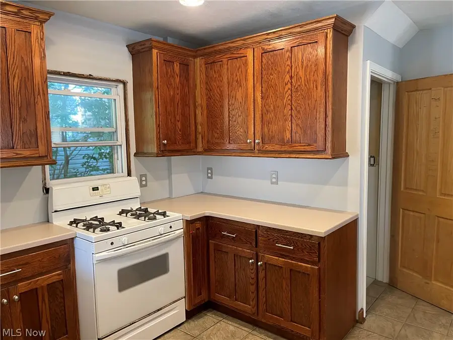 537 Archwood Avenue, Akron, OH 44301 - #3