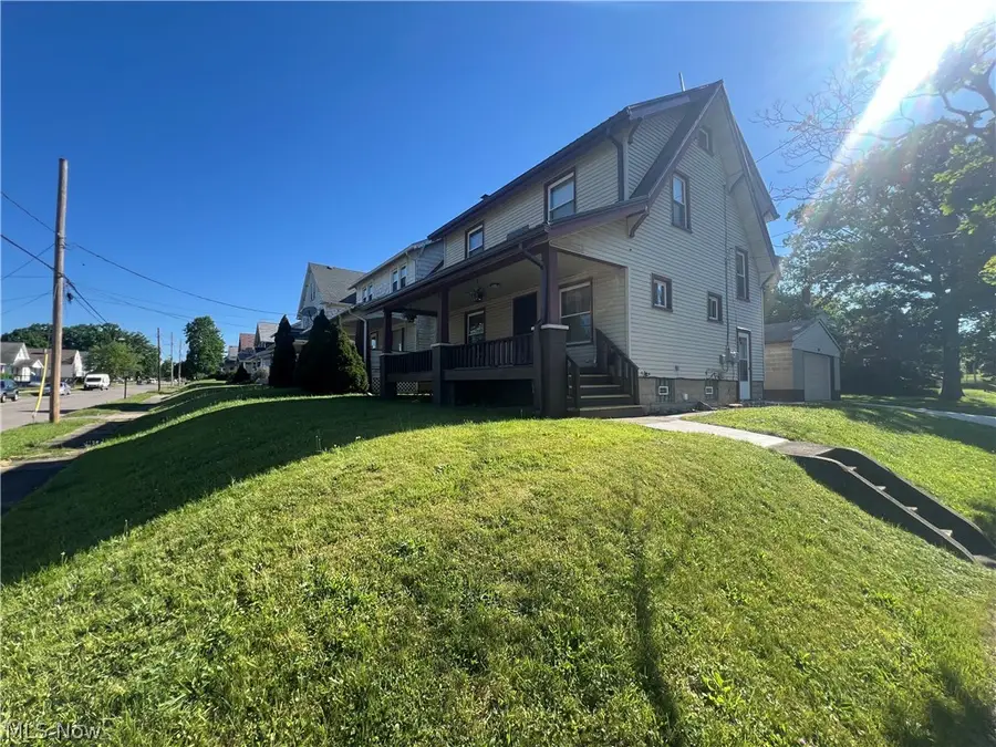 403 N Saint Clair Street, Girard, OH 44420 - #3