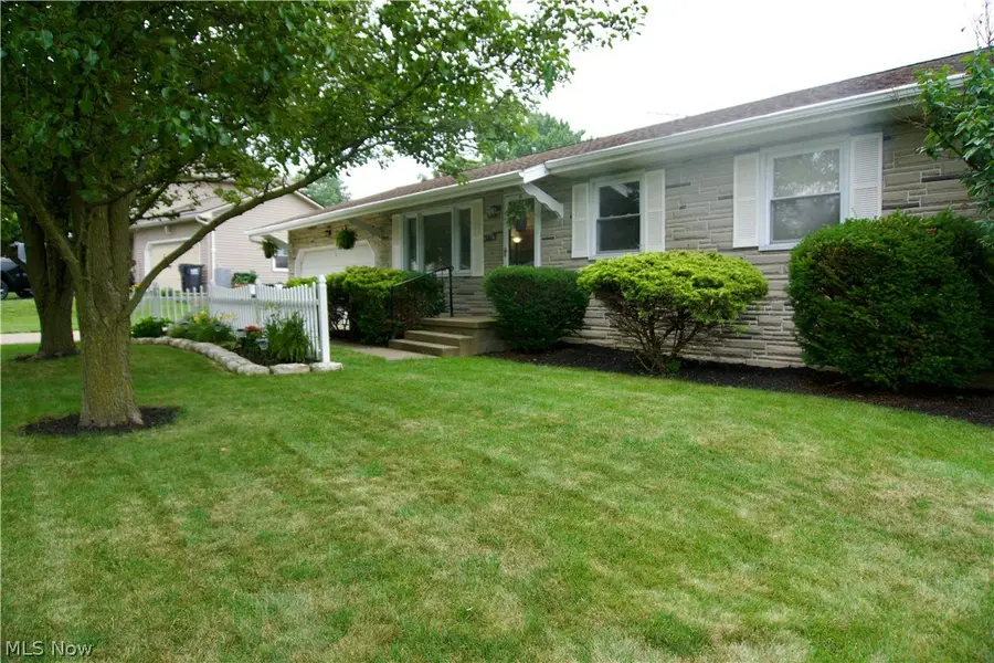 3415 Darbyshire Drive, Canfield, OH 44406 - #2