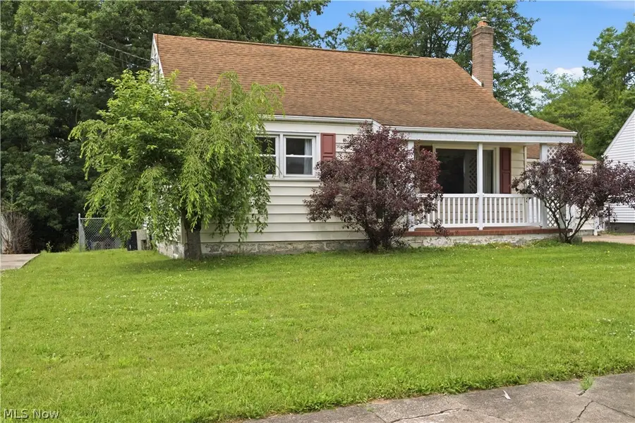 910 S Hazelwood Avenue, Youngstown, OH 44509 - #3