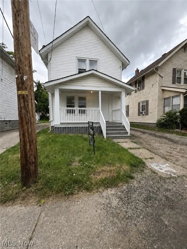 802 Clay Drive, Akron, OH 44311