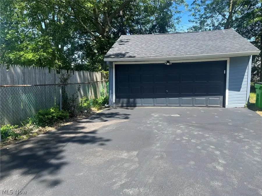 28061 Tremaine Drive, Euclid, OH 44132 - #3