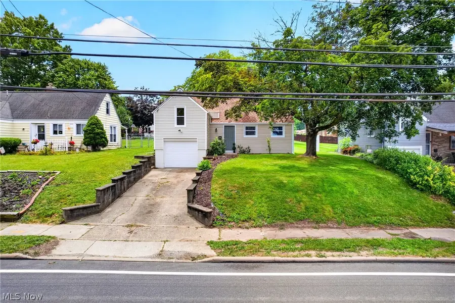 2747 Lincoln Nw Way, Massillon, OH 44647 - #2