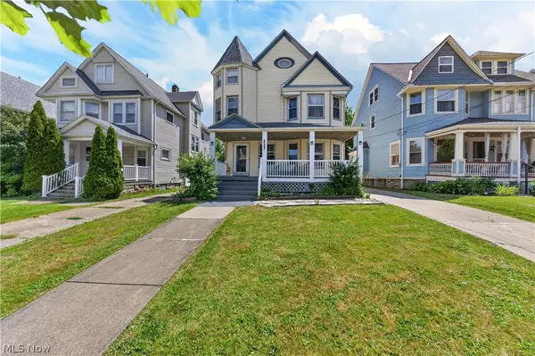 1485 Robinwood Avenue, Lakewood, OH 44017