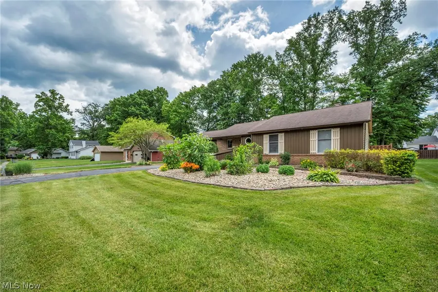 2608 Pine Oak Court, Niles, OH 44446 - #2