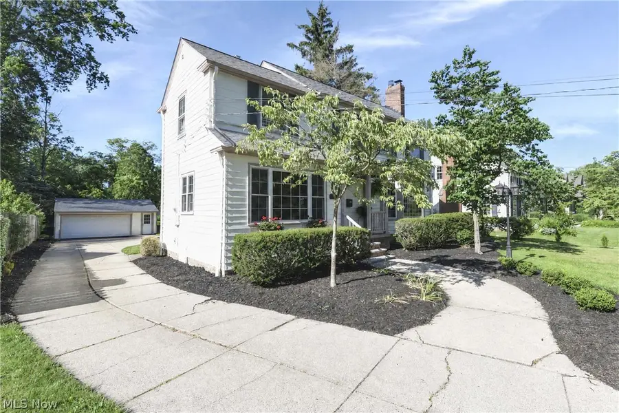 28302 W Oviatt Road, Bay Village, OH 44140 - #2