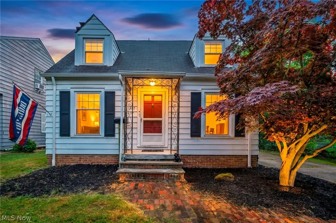 1307 Gordon Road, Lyndhurst, OH 44124 - #1