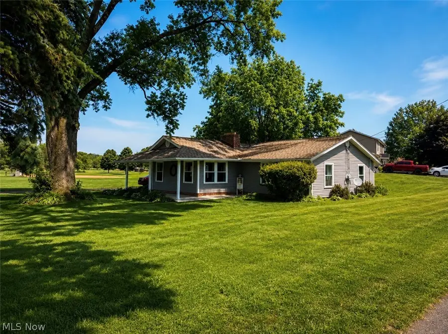 3146 Meadowwood Nw Street, Massillon, OH 44646 - #3