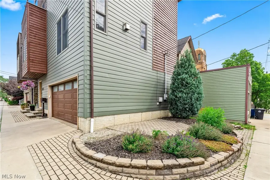 2307 Thurman Avenue, Cleveland, OH 44113 - #3