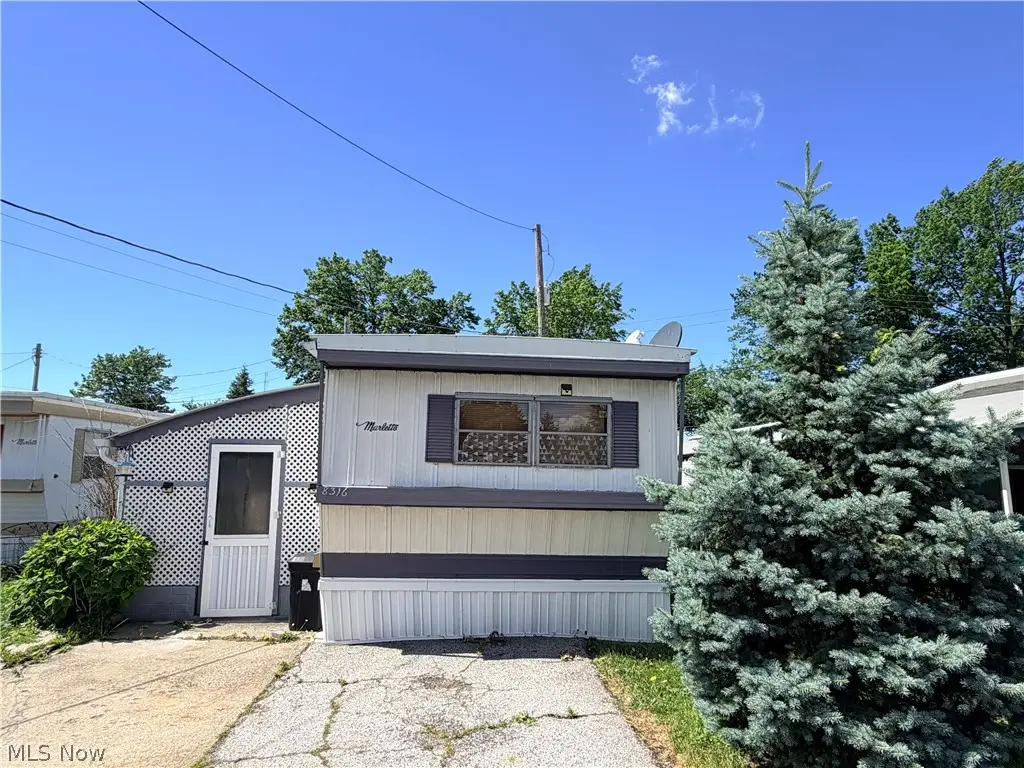 8316 Russell, Brooklyn, OH 44144 - #1