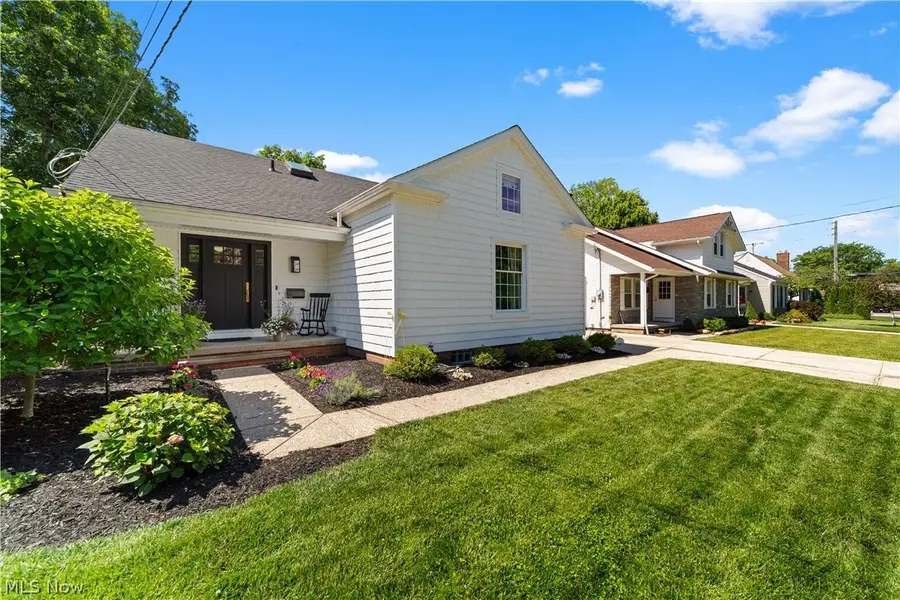 19125 E Shoreland Avenue, Rocky River, OH 44116 - #2