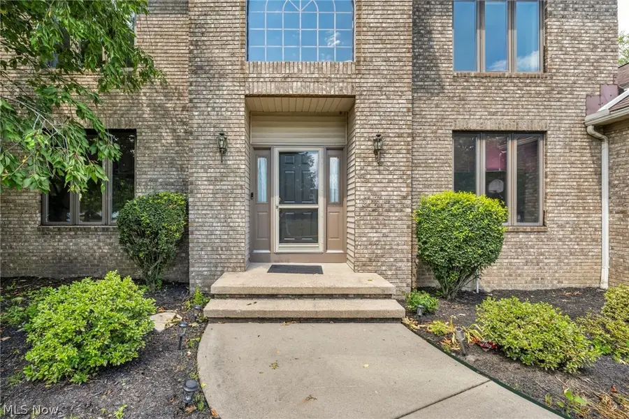 342 Woodbridge Glen, Richmond Heights, OH 44143 - #3