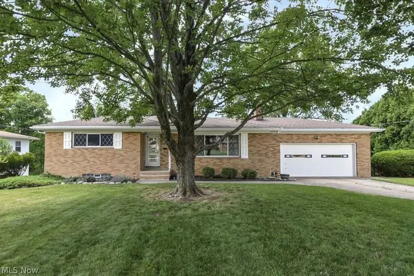 8756 Royalhaven Drive, North Royalton, OH 44133