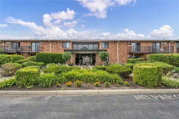 23855 David Drive #117, North Olmsted, OH 44070