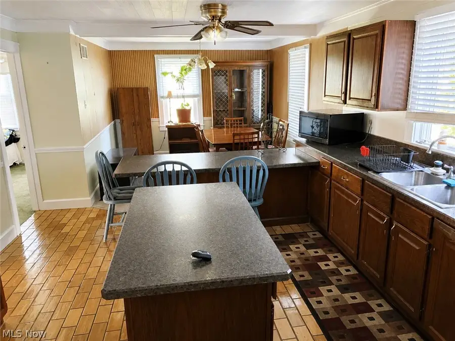 2393 Sodom Hutchings, Vienna, OH 44473 - #2