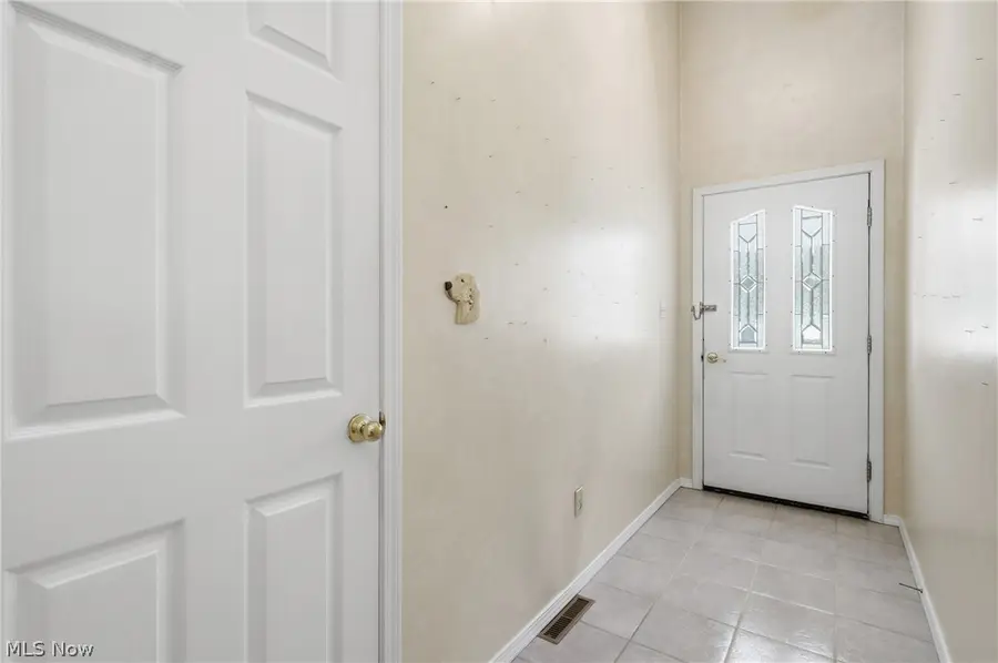 18330 Shaw Road, Chagrin Falls, OH 44023 - #3