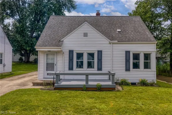 2376 Harding Road, Cuyahoga Falls, OH 44223